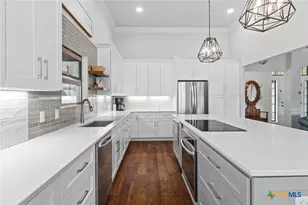 109 W Vw Dr, Georgetown, TX 78628 - Photo 6
