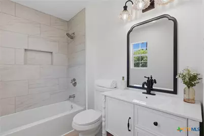 415 Elm Street, Seguin, TX 78155 - Photo 16