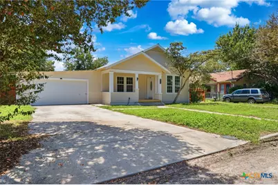 415 Elm Street, Seguin, TX 78155 - Photo 4