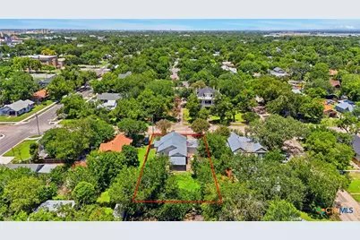 415 Elm Street, Seguin, TX 78155 - Photo 32