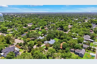 415 Elm Street, Seguin, TX 78155 - Photo 30