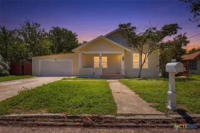 415 Elm Street, Seguin, TX 78155 - Photo 2
