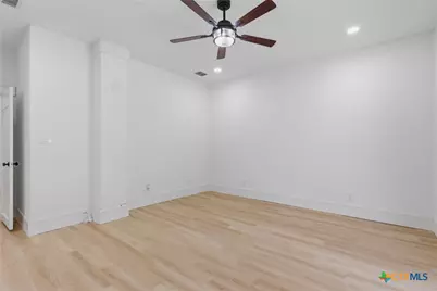415 Elm Street, Seguin, TX 78155 - Photo 18
