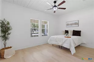 415 Elm St, Seguin, TX 78155 - Photo 22