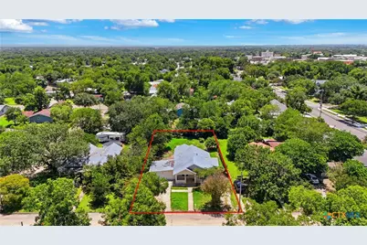 415 Elm Street, Seguin, TX 78155 - Photo 28