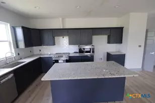171 Hurst Pl Blvd, Lampasas, TX 76550 - Photo 2