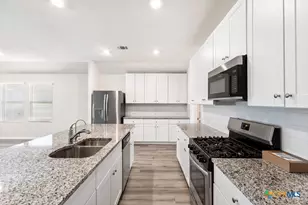 2924 Whinchat, New Braunfels, TX 78130 - Photo 6