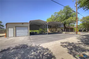1422 Oakridge Ln, Canyon Lake, TX 78133 - Photo 4