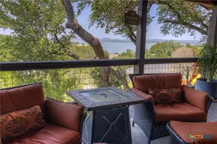 1422 Oakridge Ln, Canyon Lake, TX 78133 - Photo 1