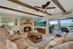 1422 Oakridge Ln, Canyon Lake, TX 78133 - Photo 2