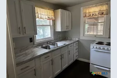 518 Newton Drive, Seguin, TX 78155 - Photo 10