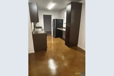 1037 W Court Street #B, Seguin, TX 78155 - Photo 6