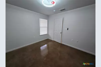 1037 W Court Street #C, Seguin, TX 78155 - Photo 12