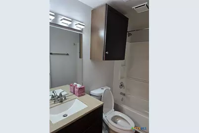 1037 W Court Street #Main, Seguin, TX 78155 - Photo 18