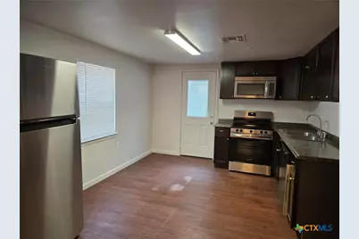 1037 W Court Street #Main, Seguin, TX 78155 - Photo 12
