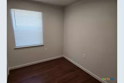 1037 W Court Street #Main, Seguin, TX 78155 - Photo 18