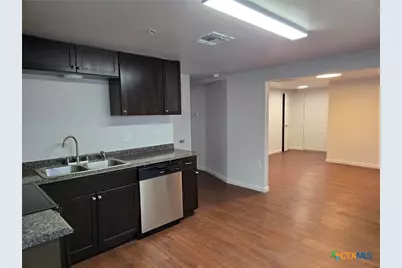 1037 W Court Street #Main, Seguin, TX 78155 - Photo 12