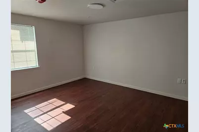 1037 W Court Street #Main, Seguin, TX 78155 - Photo 14