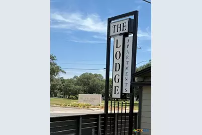 1037 W Court Street #Main, Seguin, TX 78155 - Photo 2