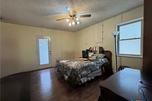 105 Curry Dr, Gatesville, TX 76528 - Photo 20
