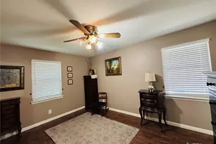 105 Curry Dr, Gatesville, TX 76528 - Photo 24