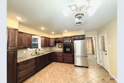 105 Curry Drive, Gatesville, TX 76528 - Photo 4