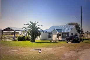 124 Hopper Rd, Tivoli, TX 77990 - Photo 2