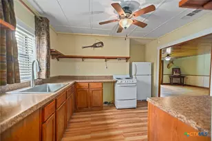 124 Hopper Rd, Tivoli, TX 77990 - Photo 14