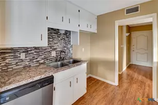 110 Concord Ln, Victoria, TX 77901 - Photo 12