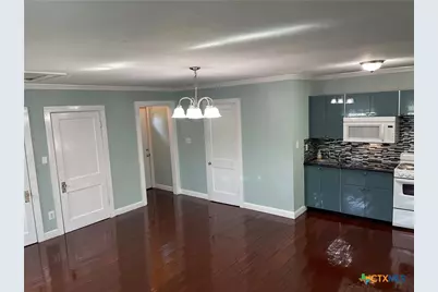 158 N Chestnut Avenue, New Braunfels, TX 78130 - Photo 4