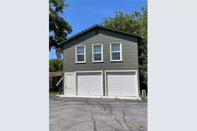 158 N Chestnut Avenue, New Braunfels, TX 78130 - Photo 1