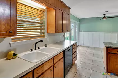 1103 Old Bloomington Road, Victoria, TX 77905 - Photo 10