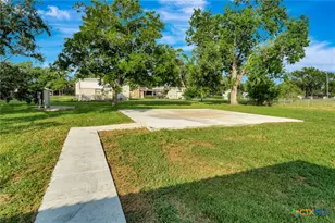 1103 Old Bloomington Rd, Victoria, TX 77905 - Photo 36