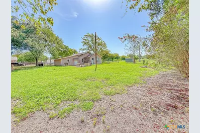 810 N Avenue H, Shiner, TX 77984 - Photo 6