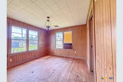 810 N Avenue H, Shiner, TX 77984 - Photo 10