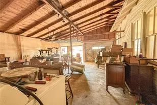 810 N Ave H, Shiner, TX 77984 - Photo 12