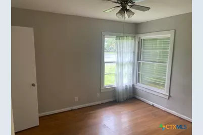 1001 Eisenhower Street, Victoria, TX 77901 - Photo 4