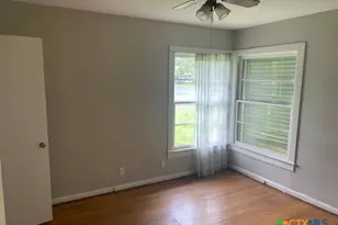 1001 Eisenhower St, Victoria, TX 77901 - Photo 4