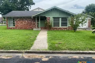 1001 Eisenhower St, Victoria, TX 77901 - Photo 1