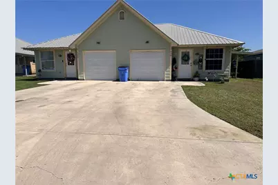 522 Baxter, Seguin, TX 78155 - Photo 2