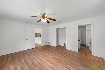 611 E 5th Street, Cameron, TX 76520 - Photo 16
