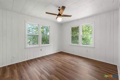 611 E 5th Street, Cameron, TX 76520 - Photo 10