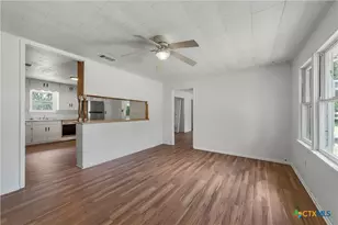 611 E 5th St, Cameron, TX 76520 - Photo 6