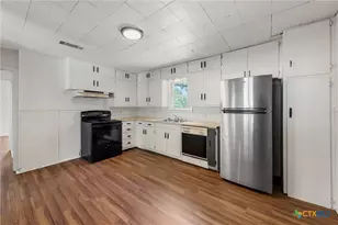 611 E 5th St, Cameron, TX 76520 - Photo 8