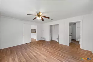 611 E 5th St, Cameron, TX 76520 - Photo 16