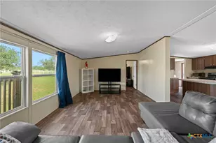 8954 County Rd 128, Floresville, TX 78114 - Photo 10