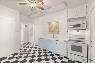 1120 N 1st St, Temple, TX 76501 - Photo 18