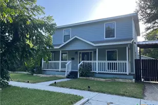 1110 S 9th St, Temple, TX 76504 - Photo 2