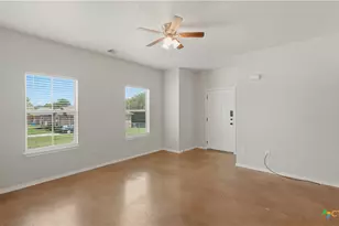 193 Rosedale Ave, New Braunfels, TX 78130 - Photo 4