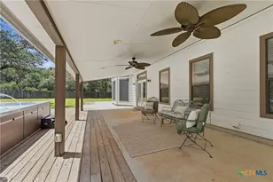 1017 Mountain Dr, San Marcos, TX 78666 - Photo 36